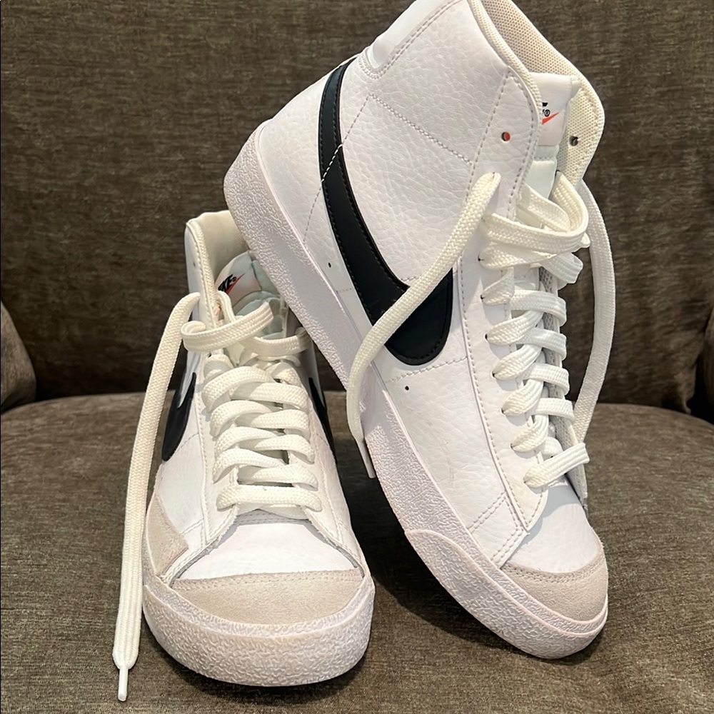 Nike White and Black Blazer Sneakers Classic Design